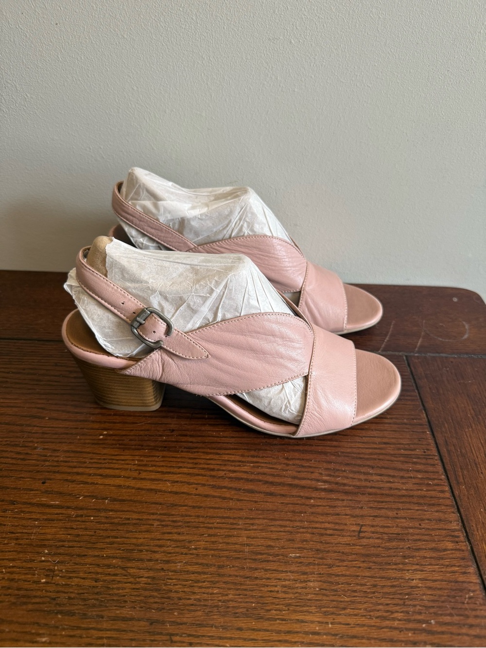 Bueno candy pink Women's Leather Slingback Sandals